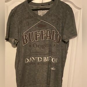 Buffalo tee shirt v-neck